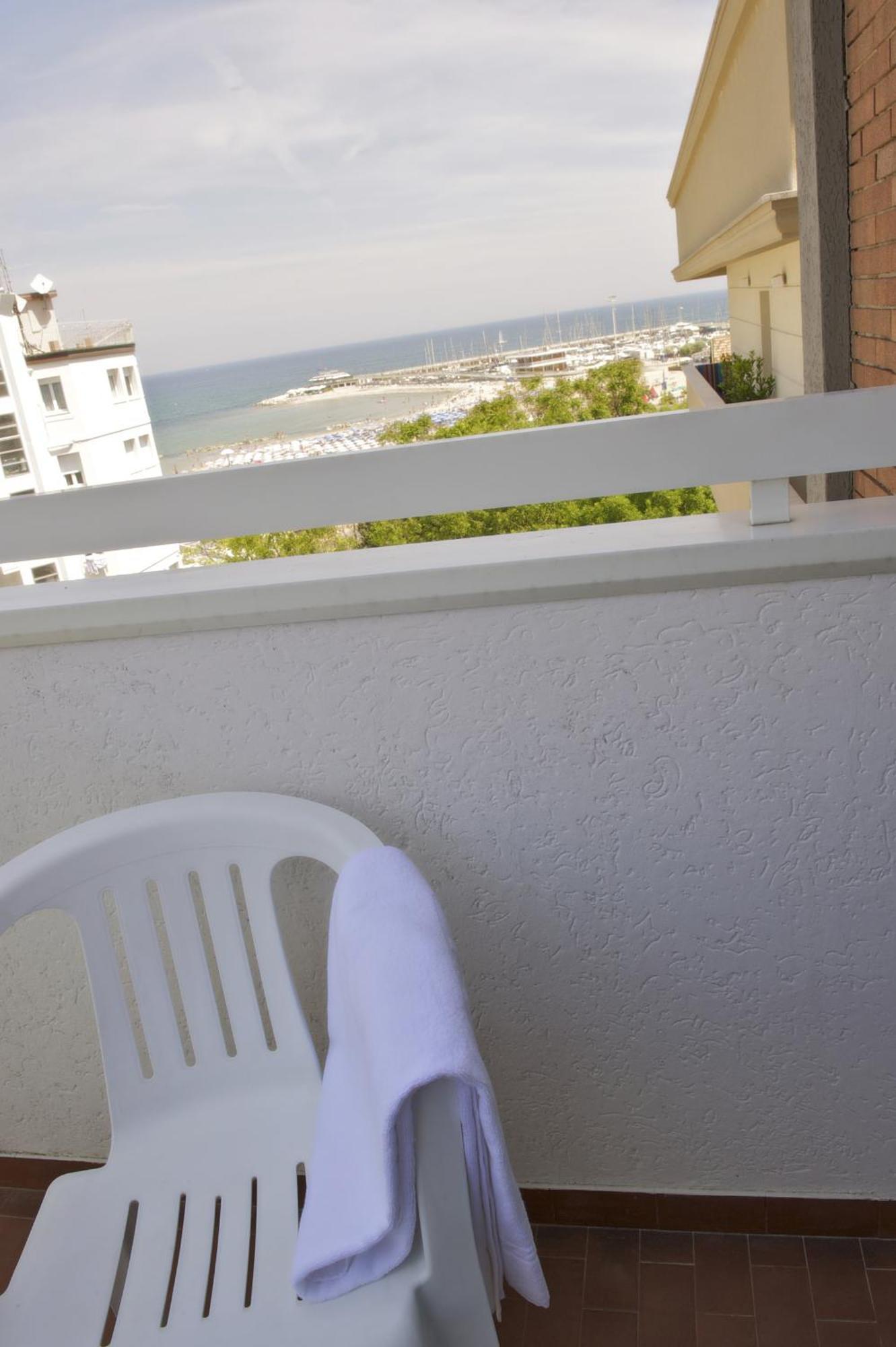 Hotel Torretta カットーリカ エクステリア 写真
