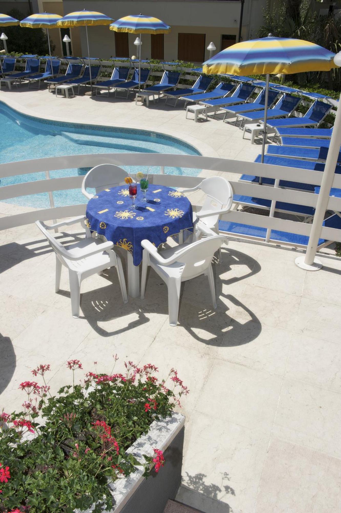 Hotel Torretta カットーリカ エクステリア 写真