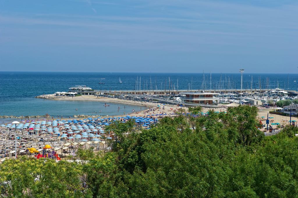 Hotel Torretta カットーリカ エクステリア 写真