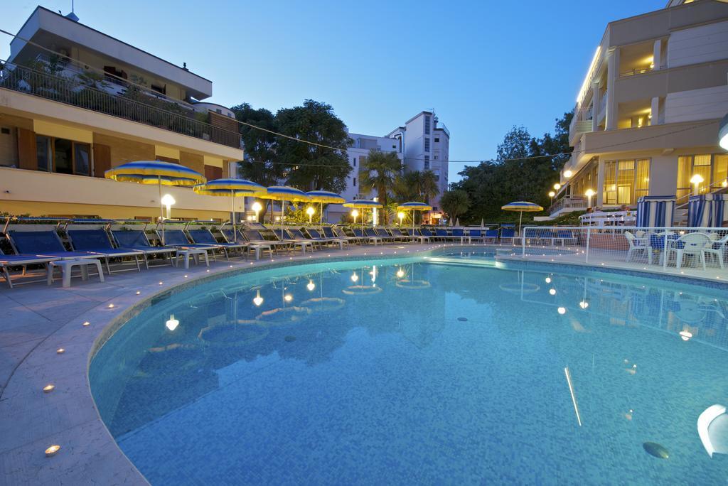 Hotel Torretta カットーリカ エクステリア 写真