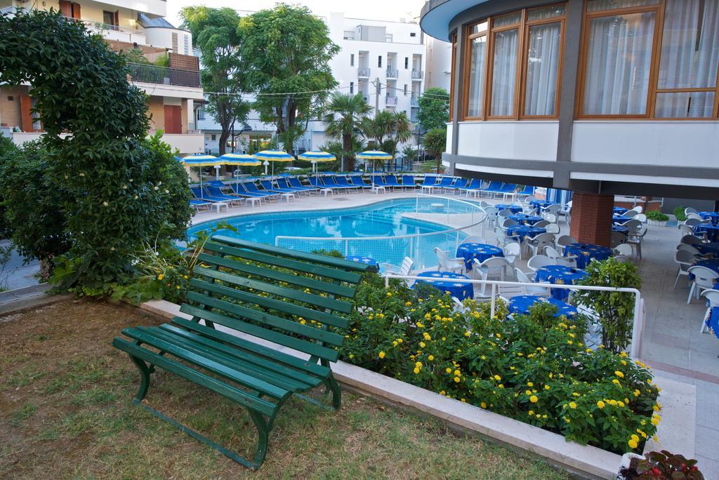 Hotel Torretta カットーリカ エクステリア 写真
