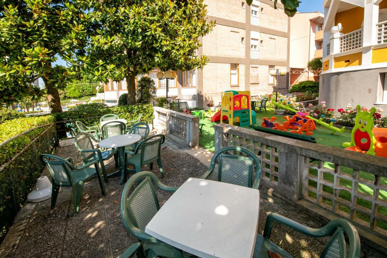 Hotel Torretta カットーリカ エクステリア 写真