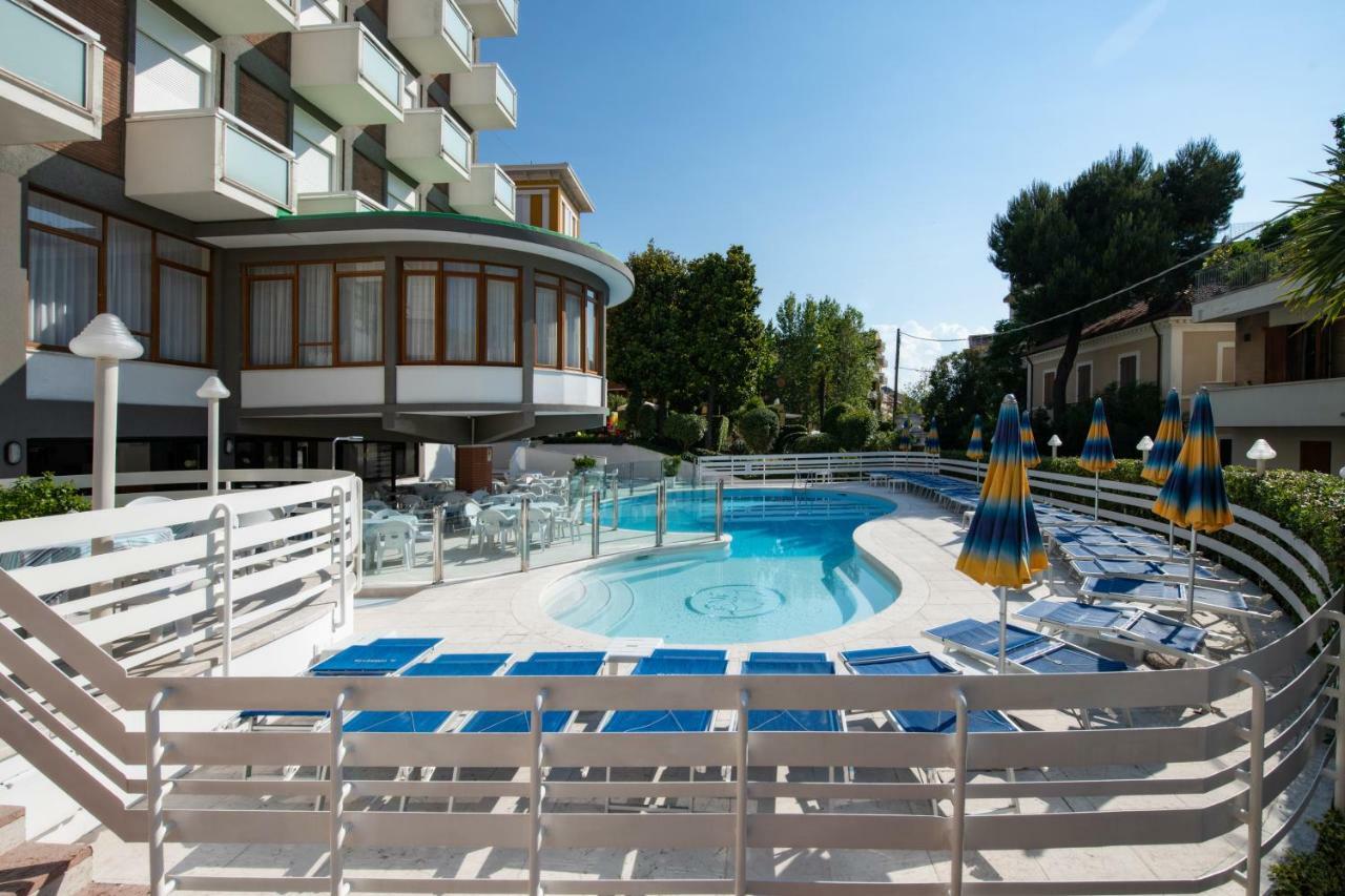 Hotel Torretta カットーリカ エクステリア 写真